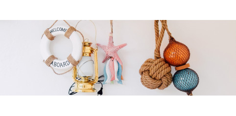 Gifts and nautical decoration